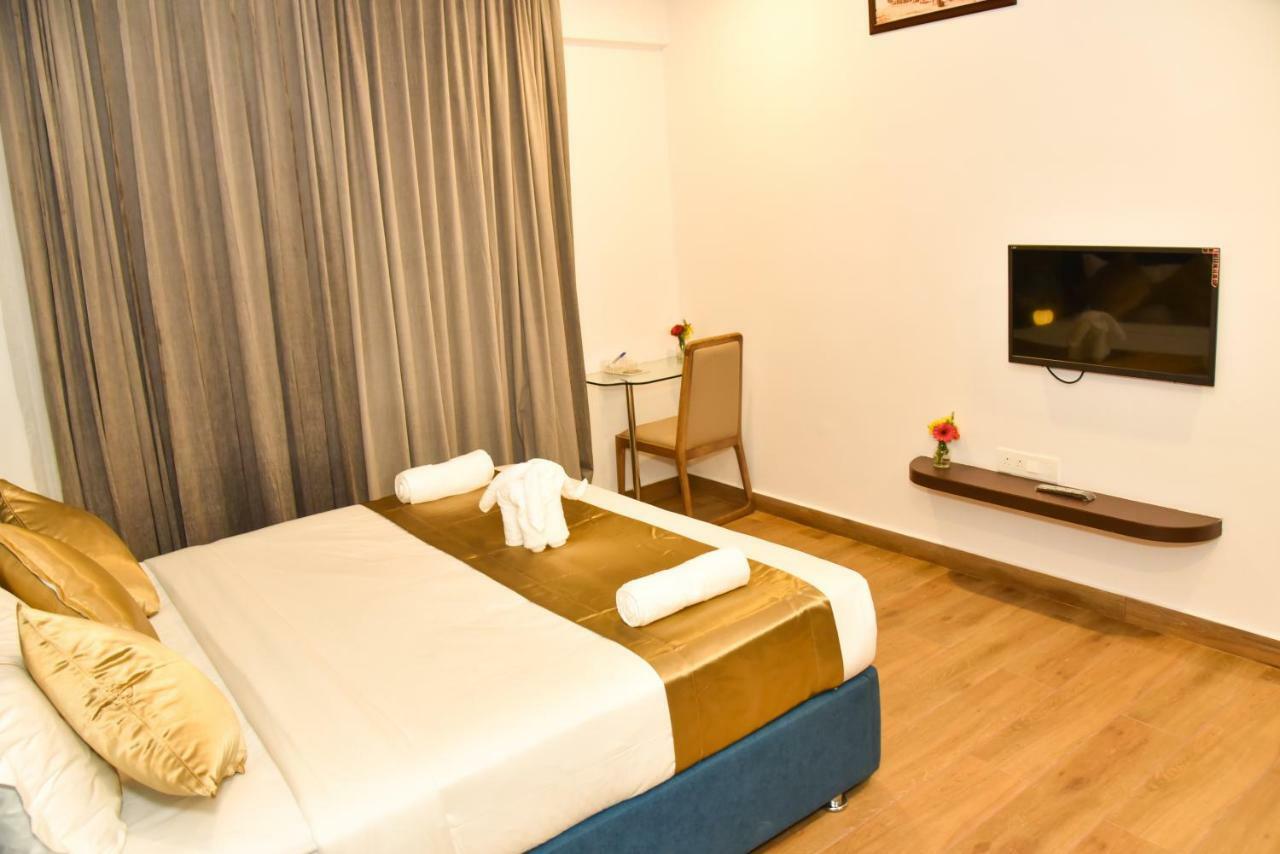 Silver Oak Hotel Mysore Esterno foto