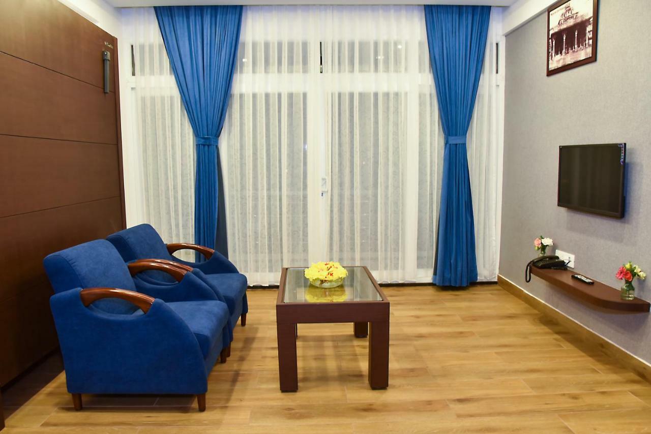 Silver Oak Hotel Mysore Esterno foto