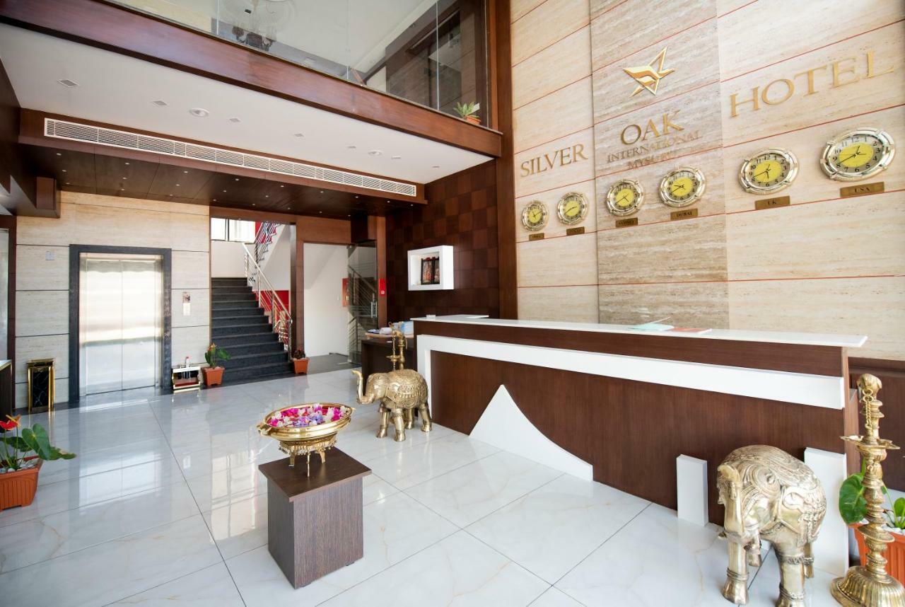 Silver Oak Hotel Mysore Esterno foto