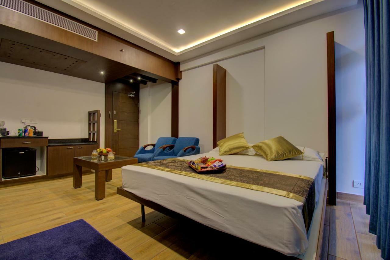 Silver Oak Hotel Mysore Esterno foto